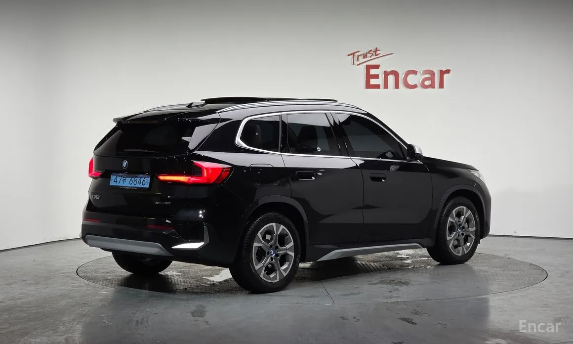 Фото 2 - BMW iX1