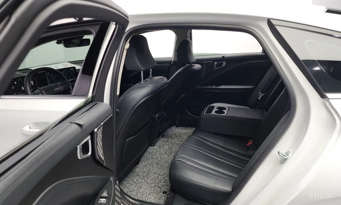 Фото 12 - Kia K8