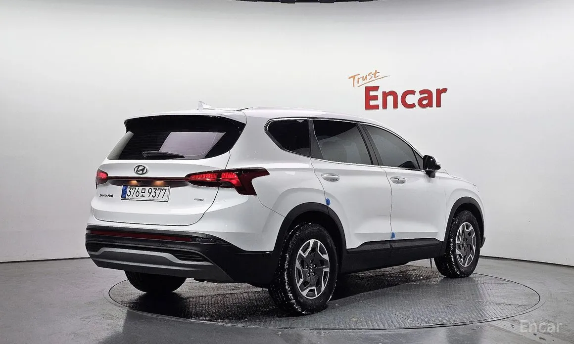 Фото 2 - Hyundai Santa Fe