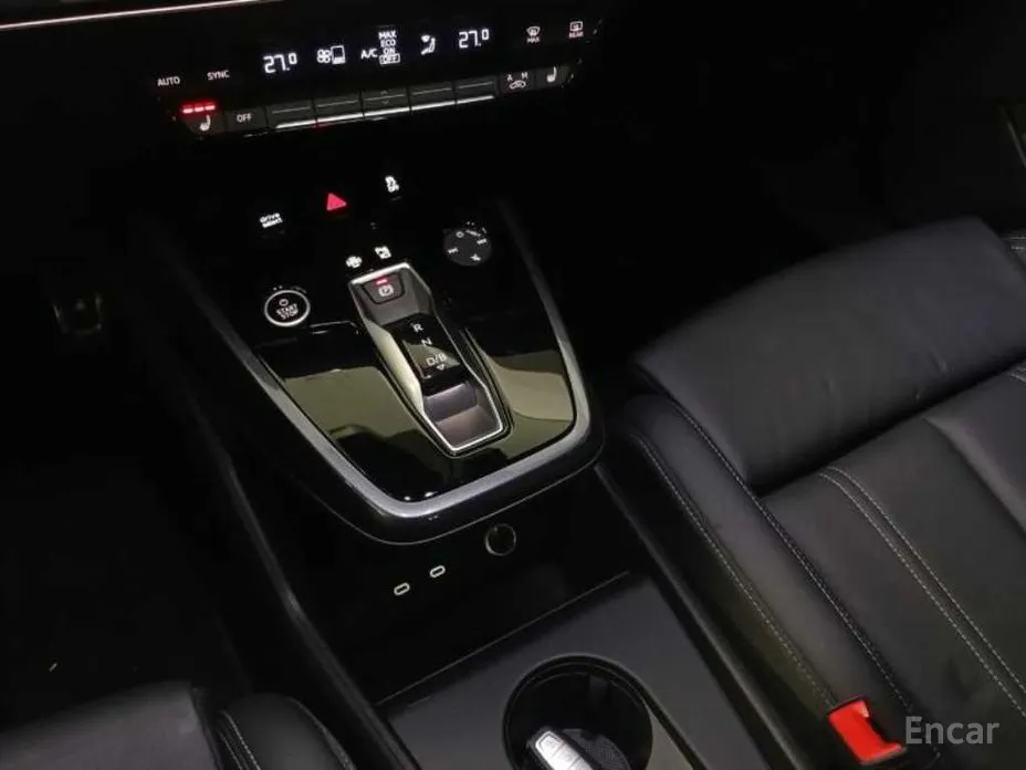 Фото 13 - Audi Q4 e-tron