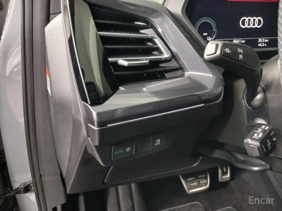 Фото 15 - Audi Q4 e-tron