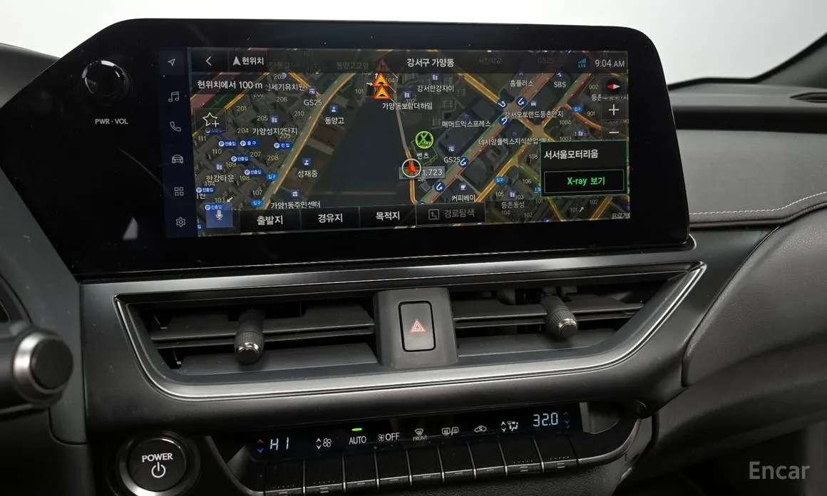 Фото 14 - Lexus UX