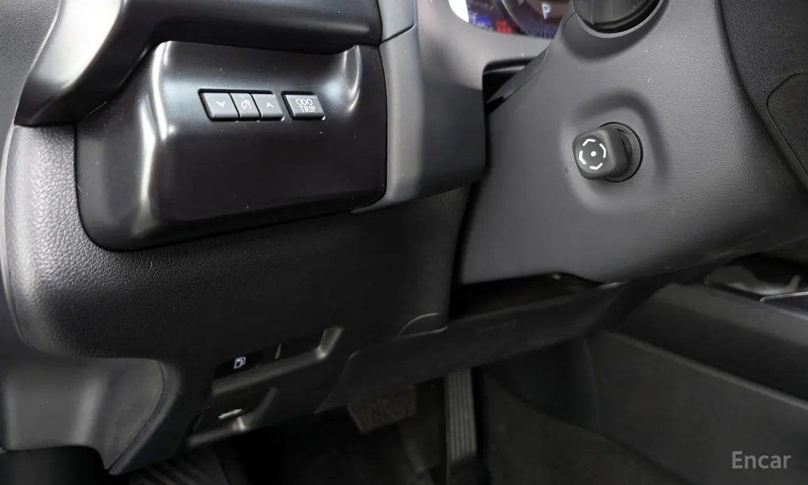 Фото 18 - Lexus UX