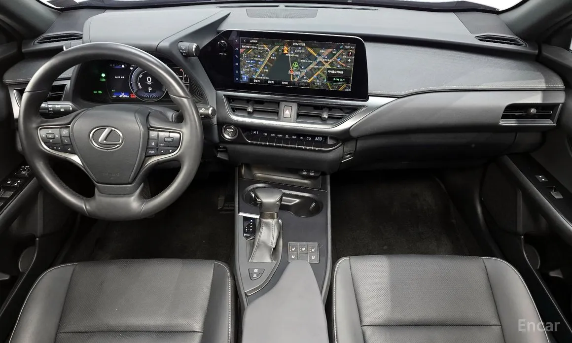 Фото 7 - Lexus UX