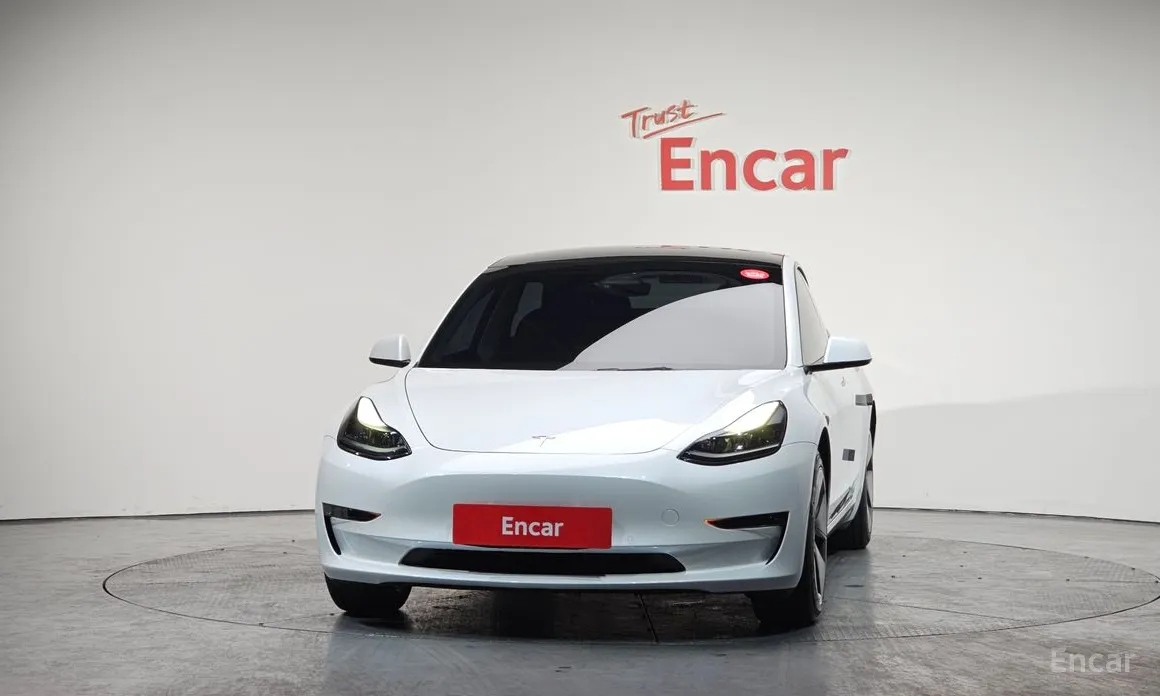 Фото 3 - Tesla Model 3