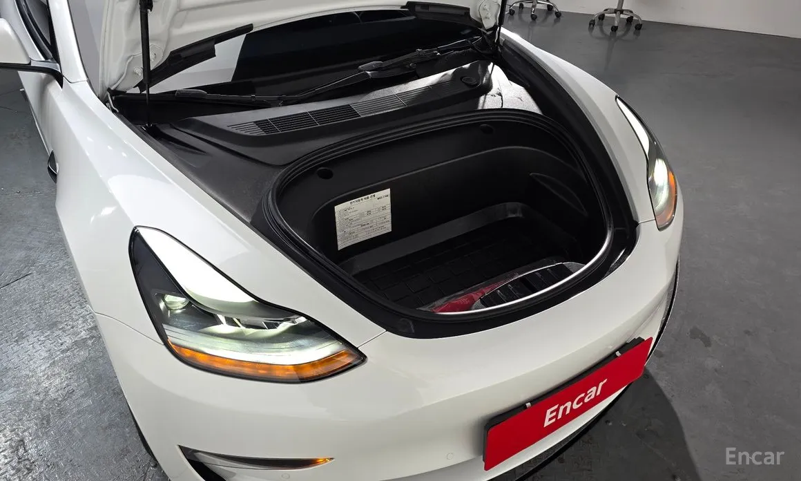 Фото 6 - Tesla Model 3