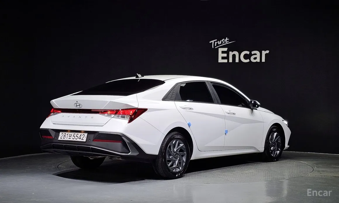 Фото 2 - Hyundai Avante