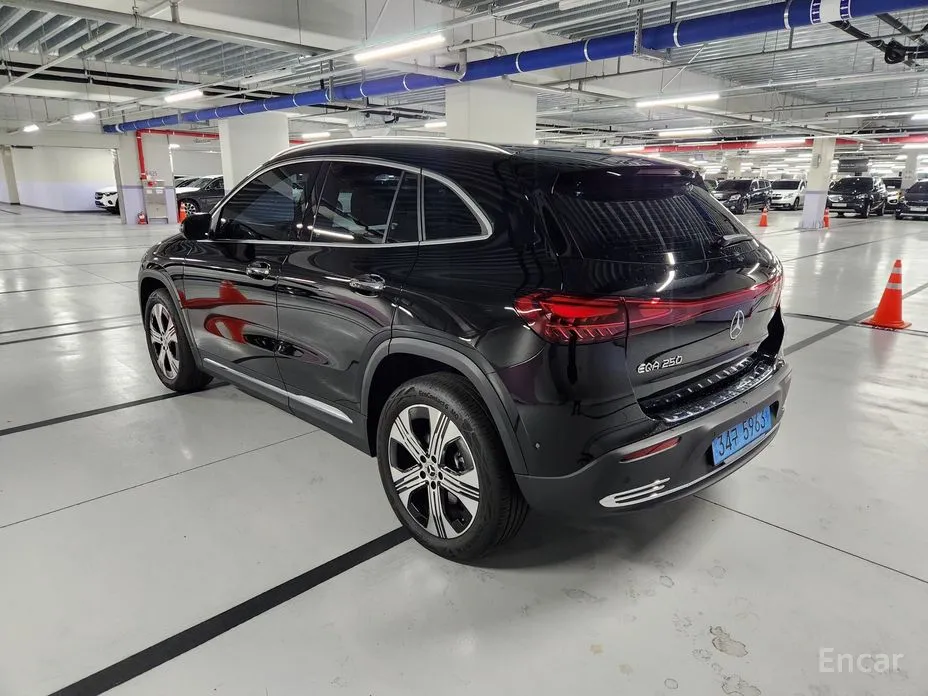 Фото 6 - Mercedes-Benz EQA