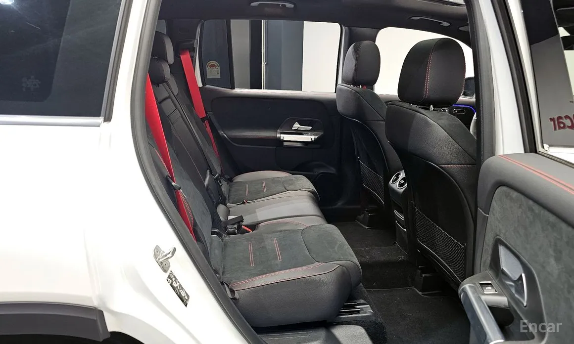 Фото 12 - Mercedes-Benz GLB-Class