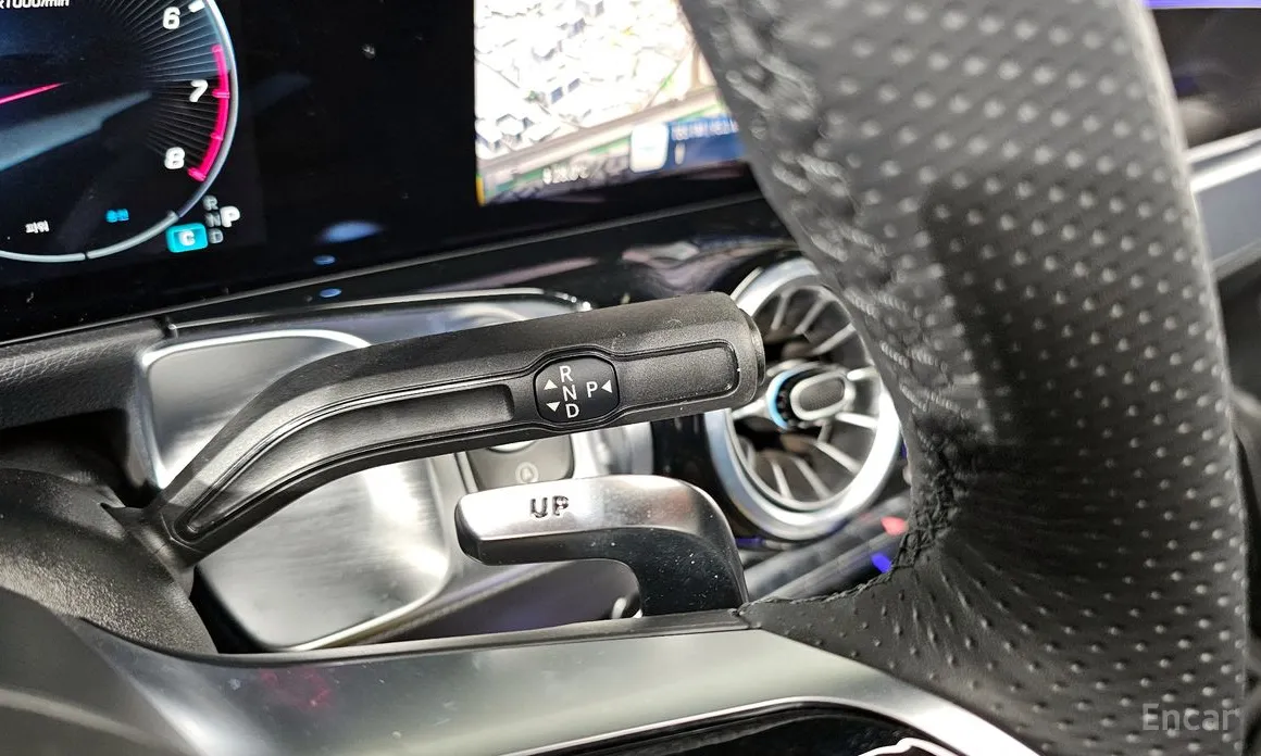 Фото 9 - Mercedes-Benz GLB-Class