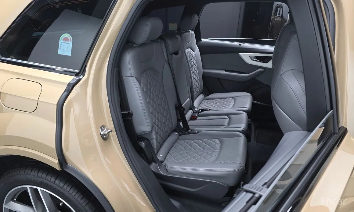 Фото 12 - Audi Q7