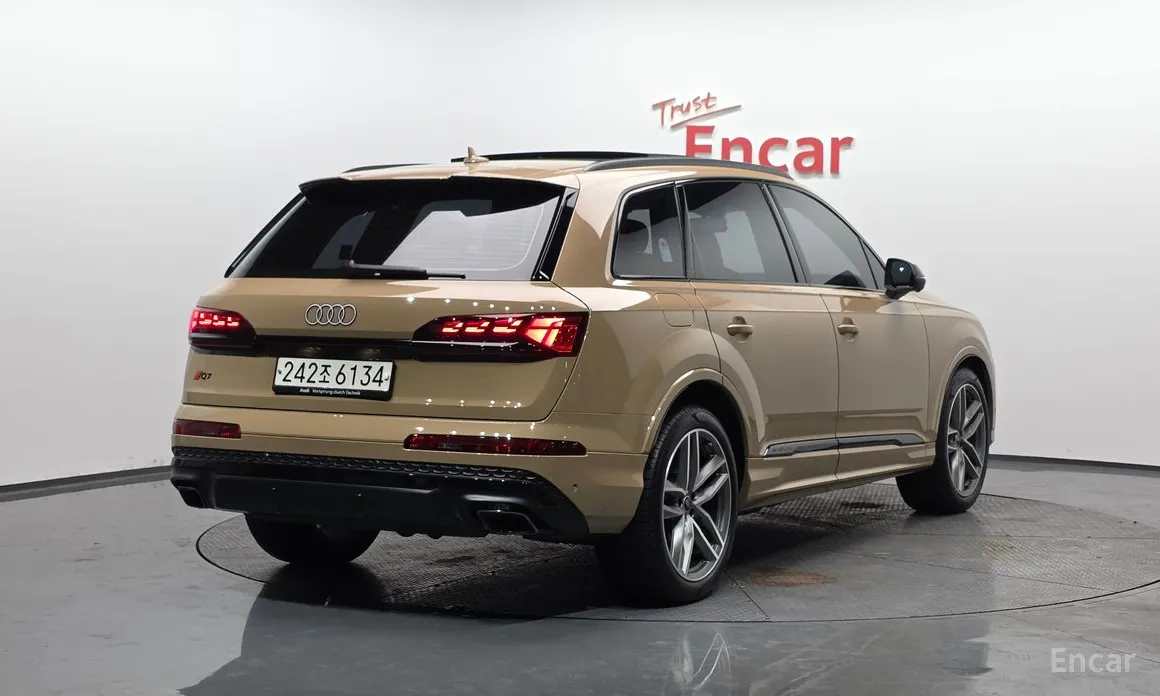 Фото 2 - Audi Q7