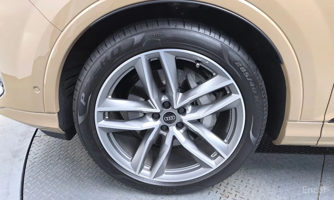 Фото 5 - Audi Q7