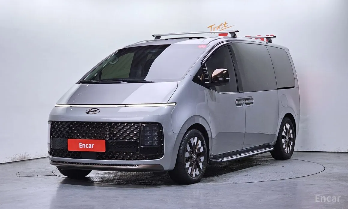 Фото 1 - Hyundai Staria