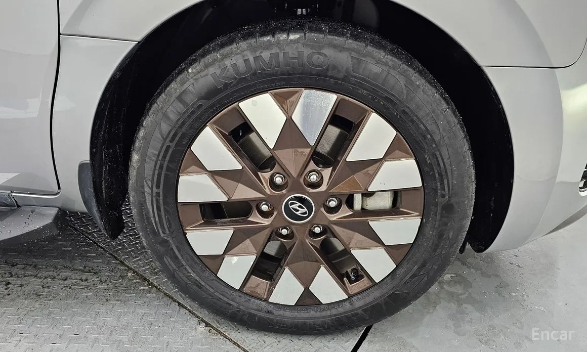 Фото 5 - Hyundai Staria