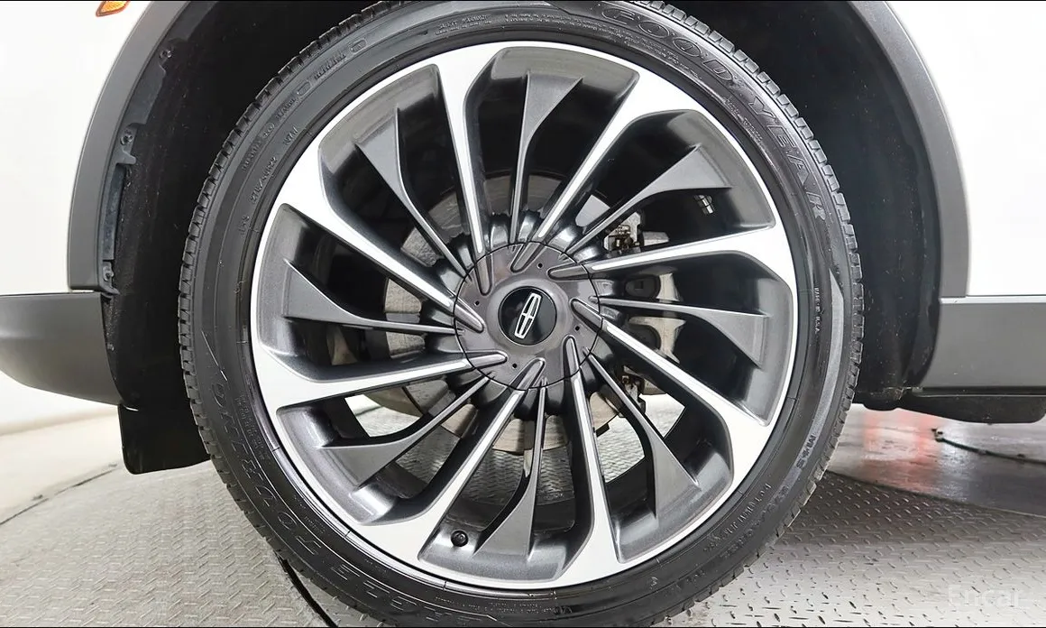 Фото 5 - Lincoln Aviator