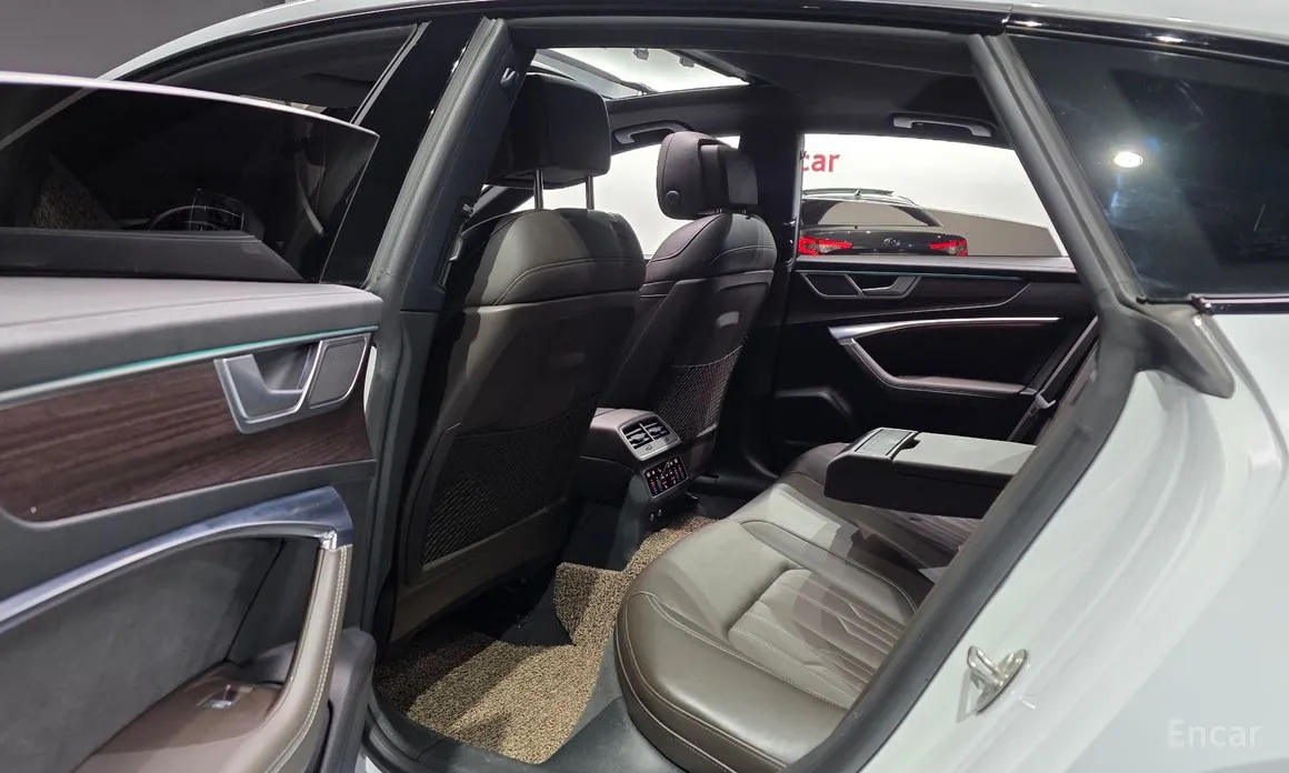 Фото 12 - Audi A7