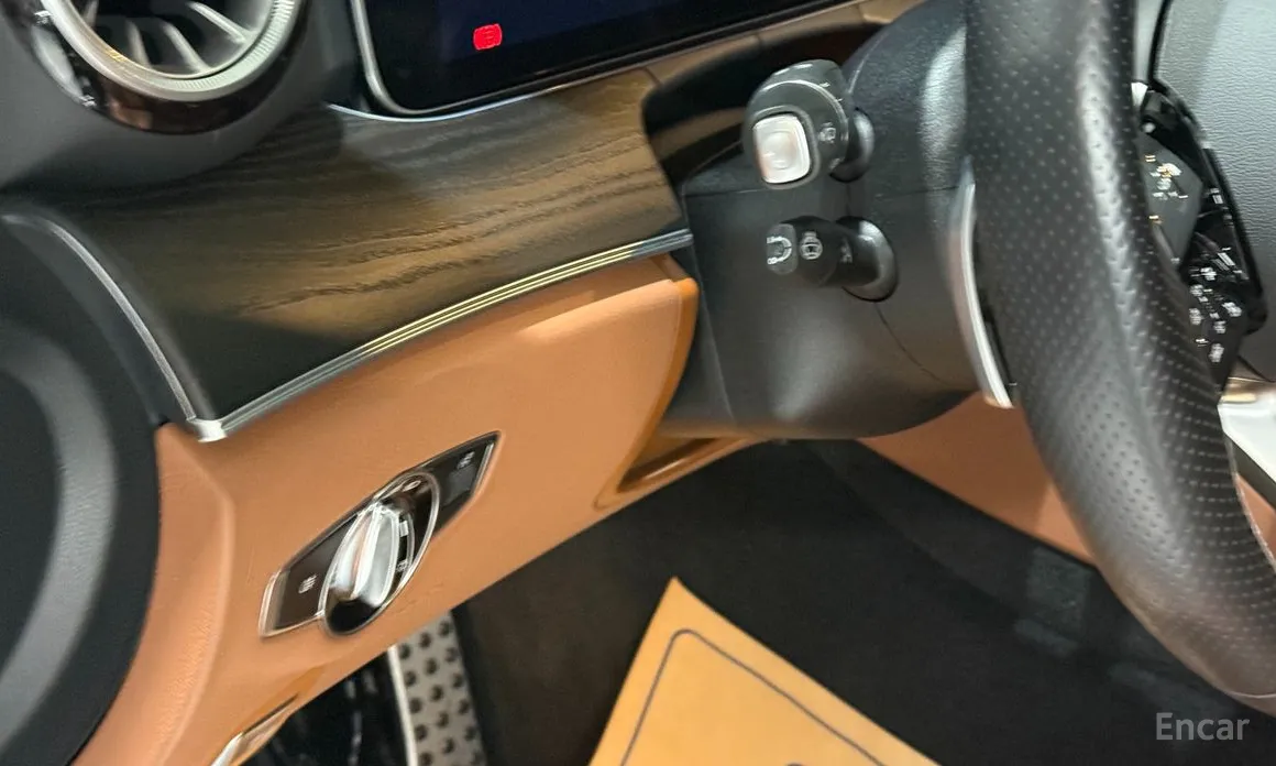 Фото 17 - Mercedes-Benz E-Class