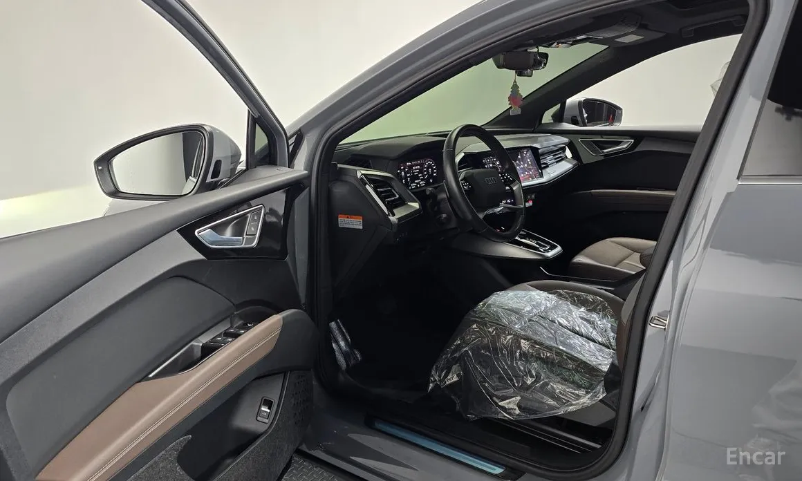 Фото 10 - Audi Q4 e-tron