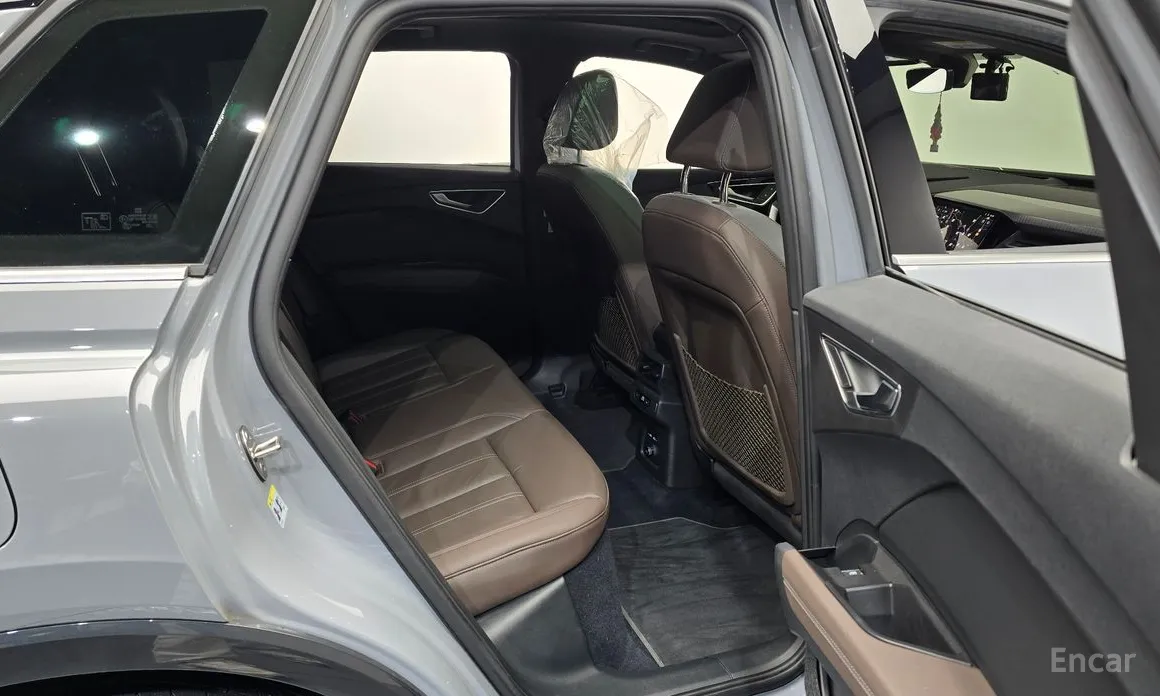 Фото 12 - Audi Q4 e-tron