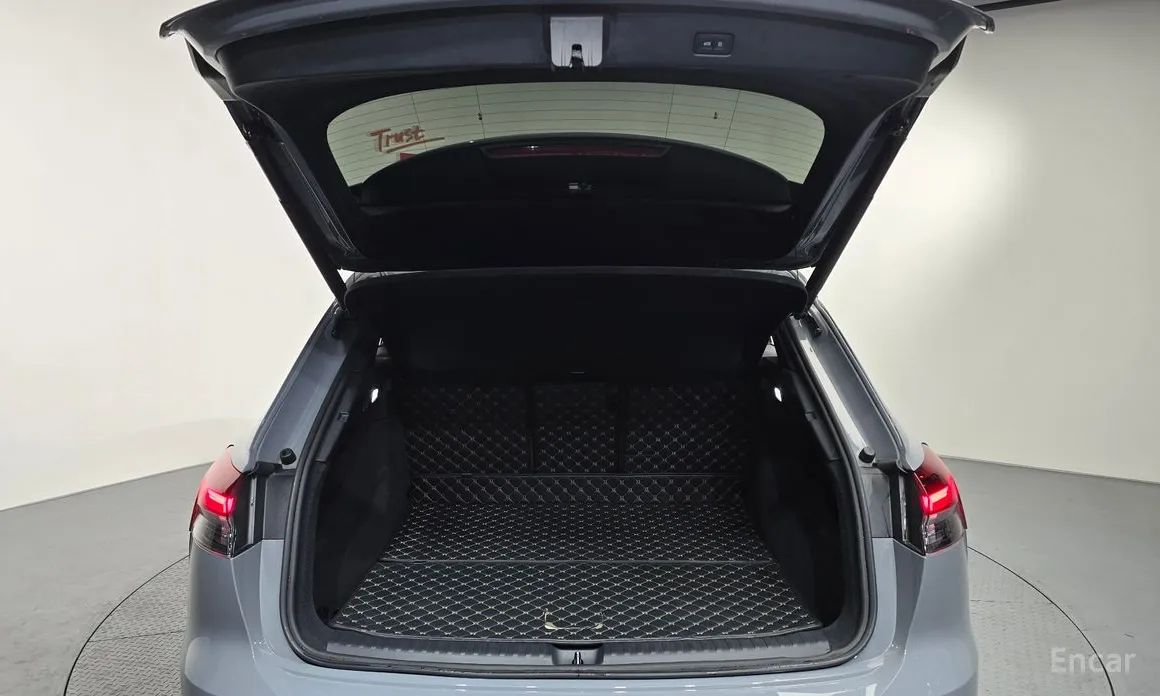 Фото 20 - Audi Q4 e-tron