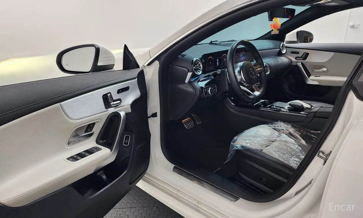 Фото 10 - Mercedes-Benz CLA-Class