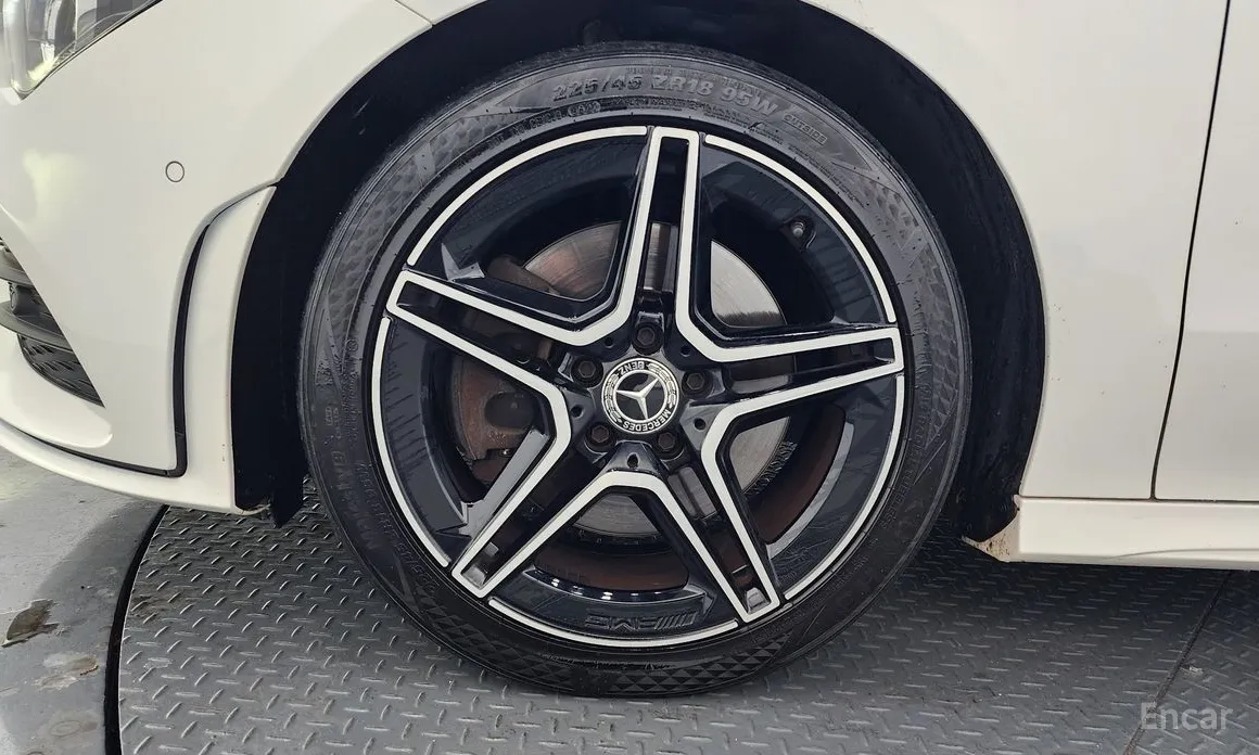 Фото 5 - Mercedes-Benz CLA-Class