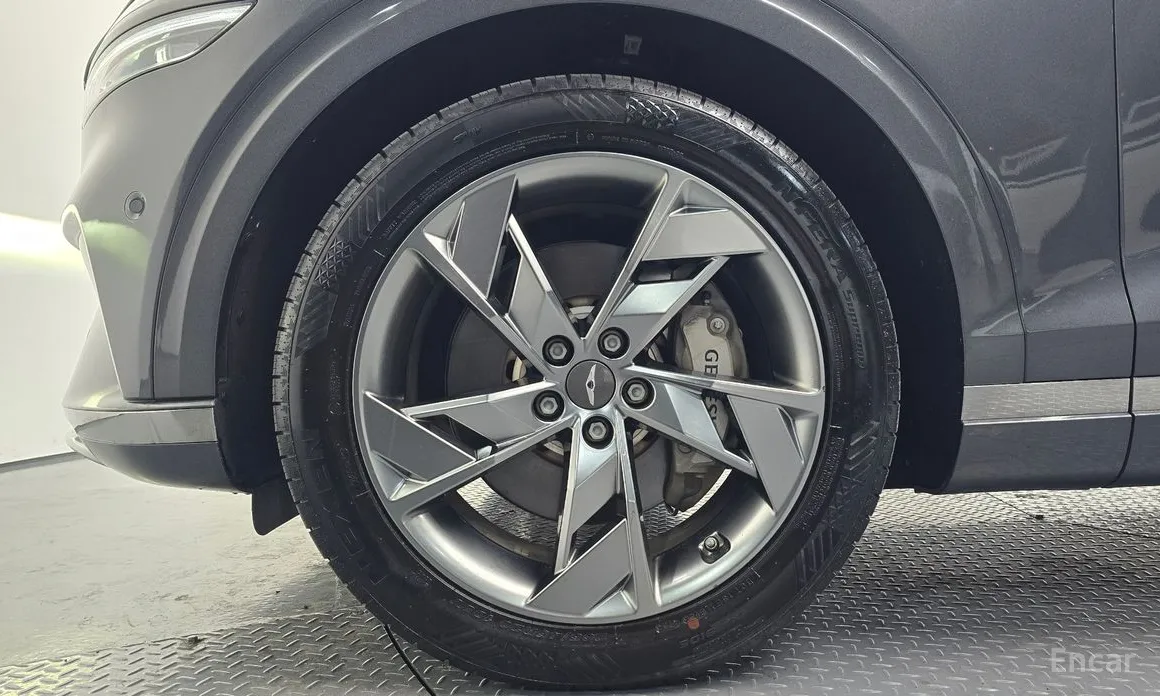 Фото 5 - Genesis GV70