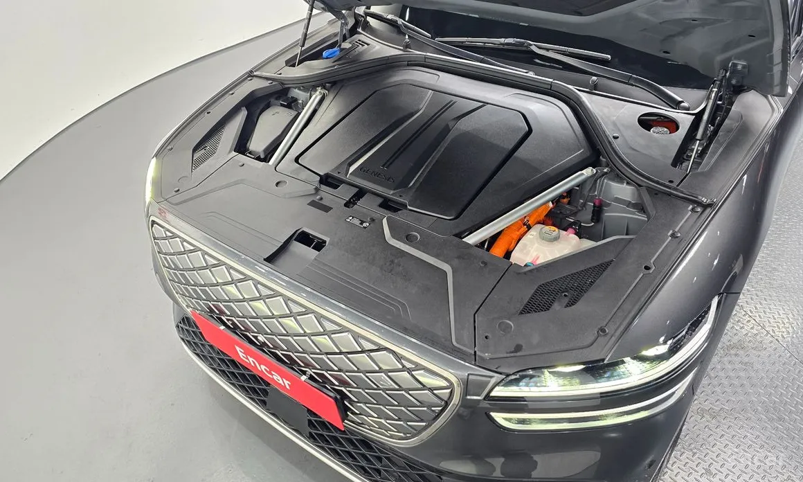 Фото 6 - Genesis GV70