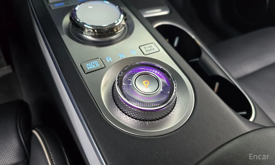 Фото 9 - Genesis GV70