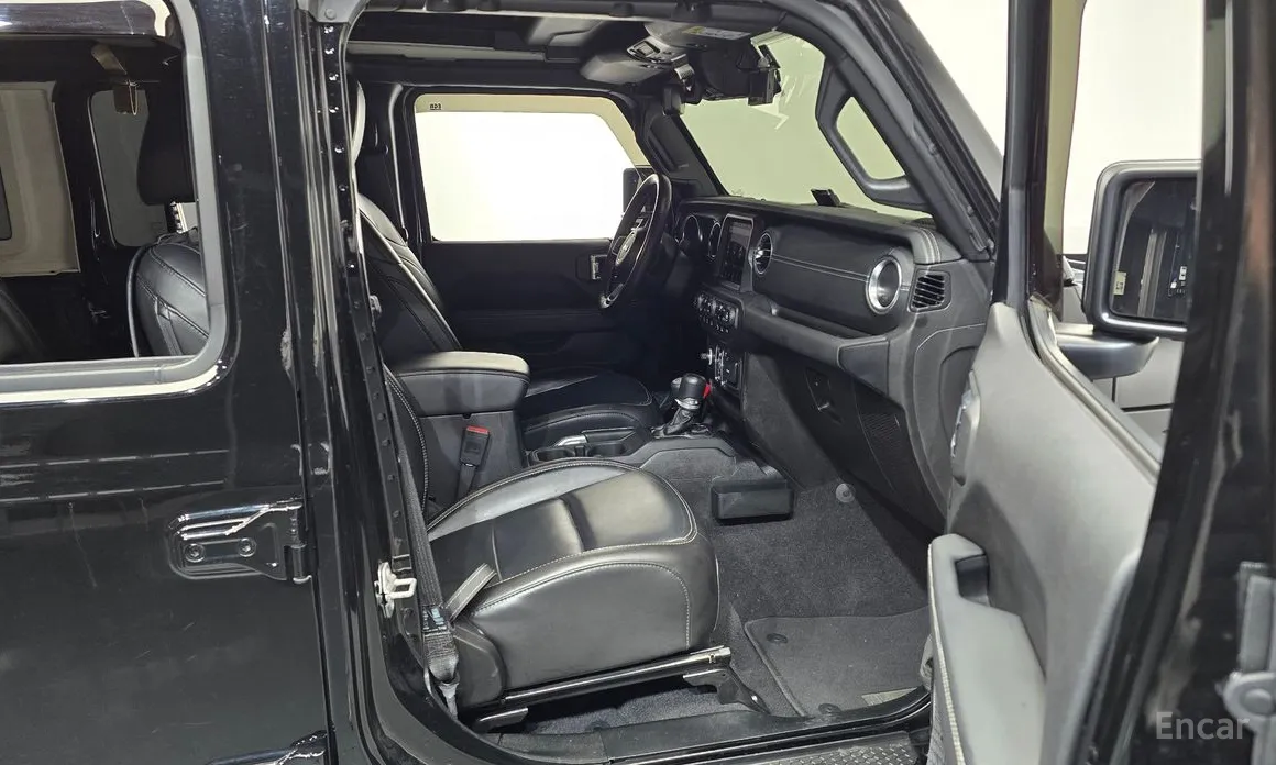 Фото 11 - Jeep Wrangler