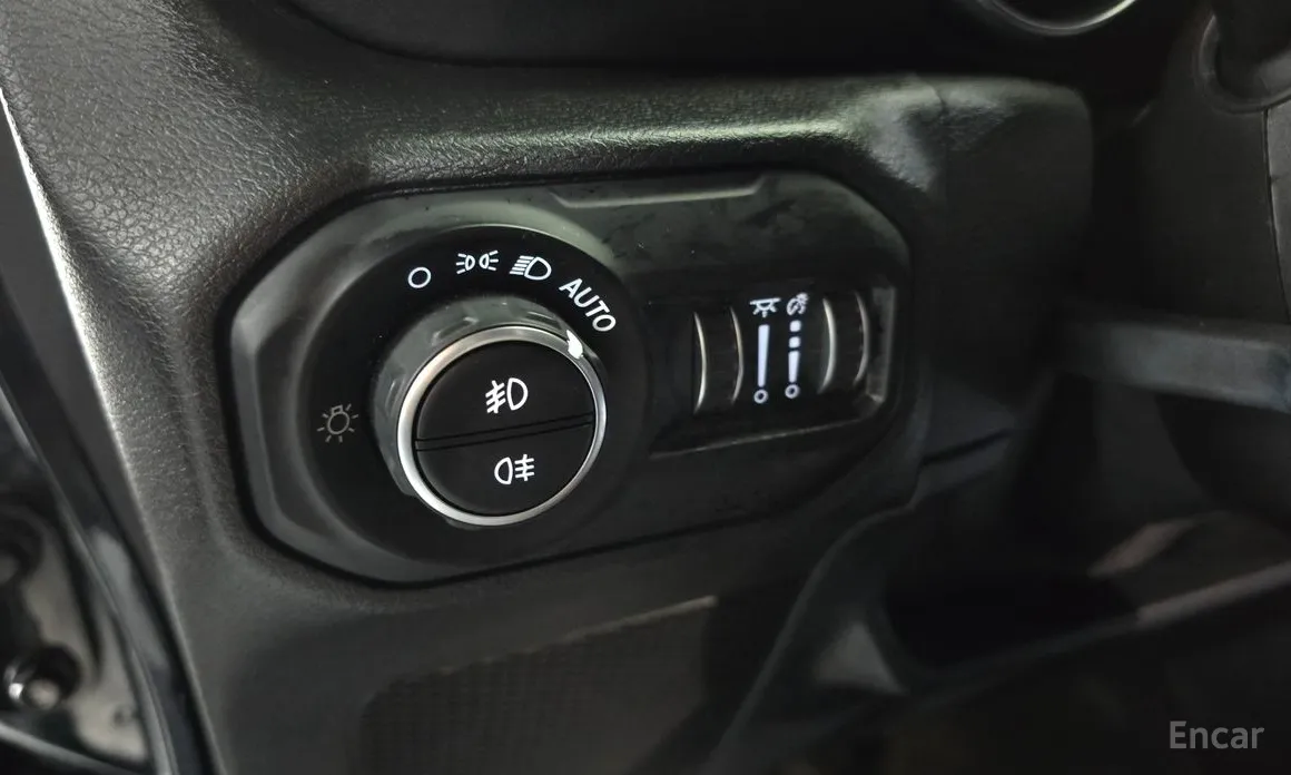 Фото 18 - Jeep Wrangler