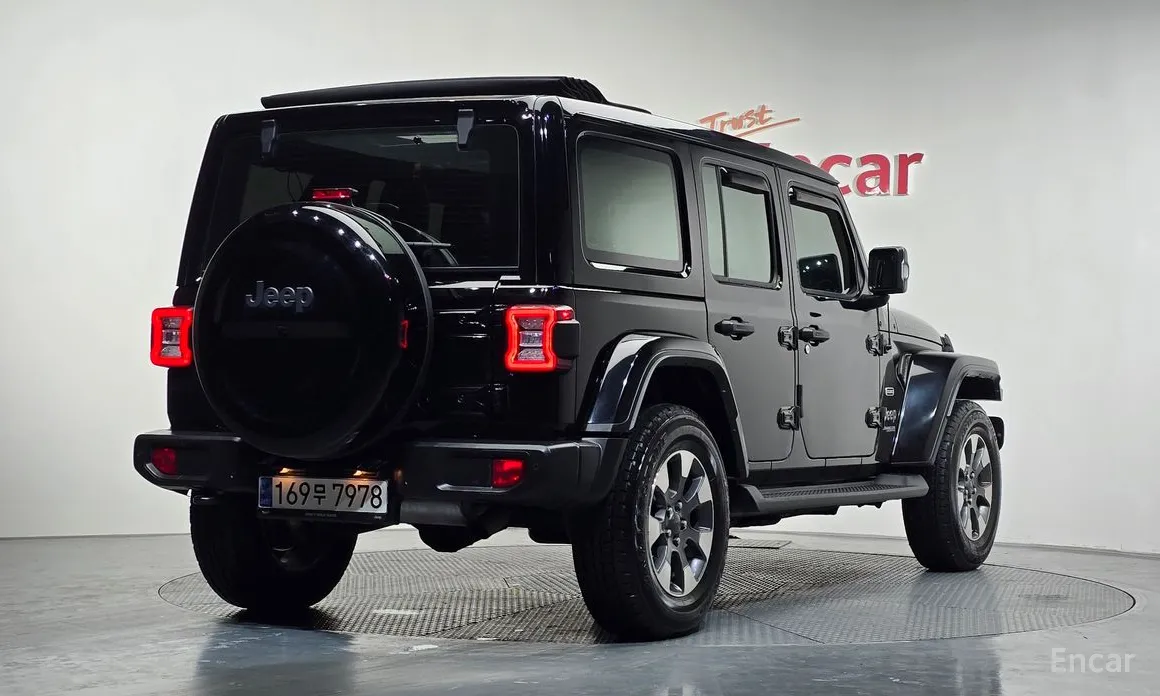 Фото 2 - Jeep Wrangler