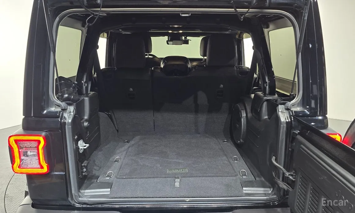 Фото 20 - Jeep Wrangler