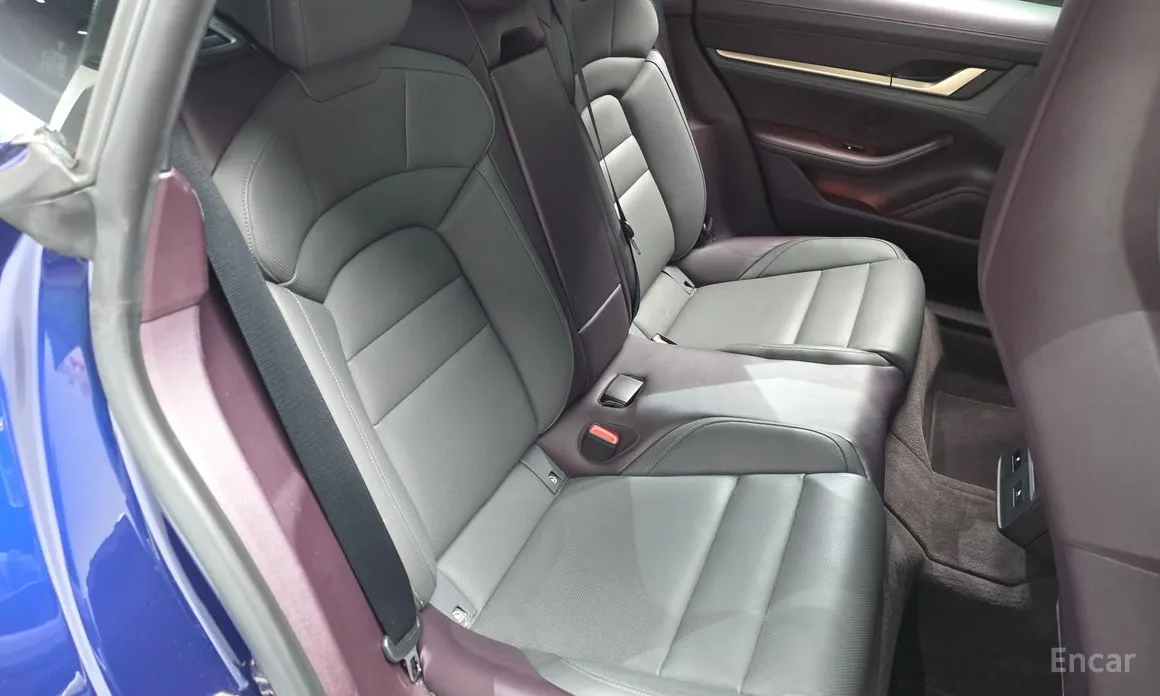 Фото 12 - Porsche Taycan