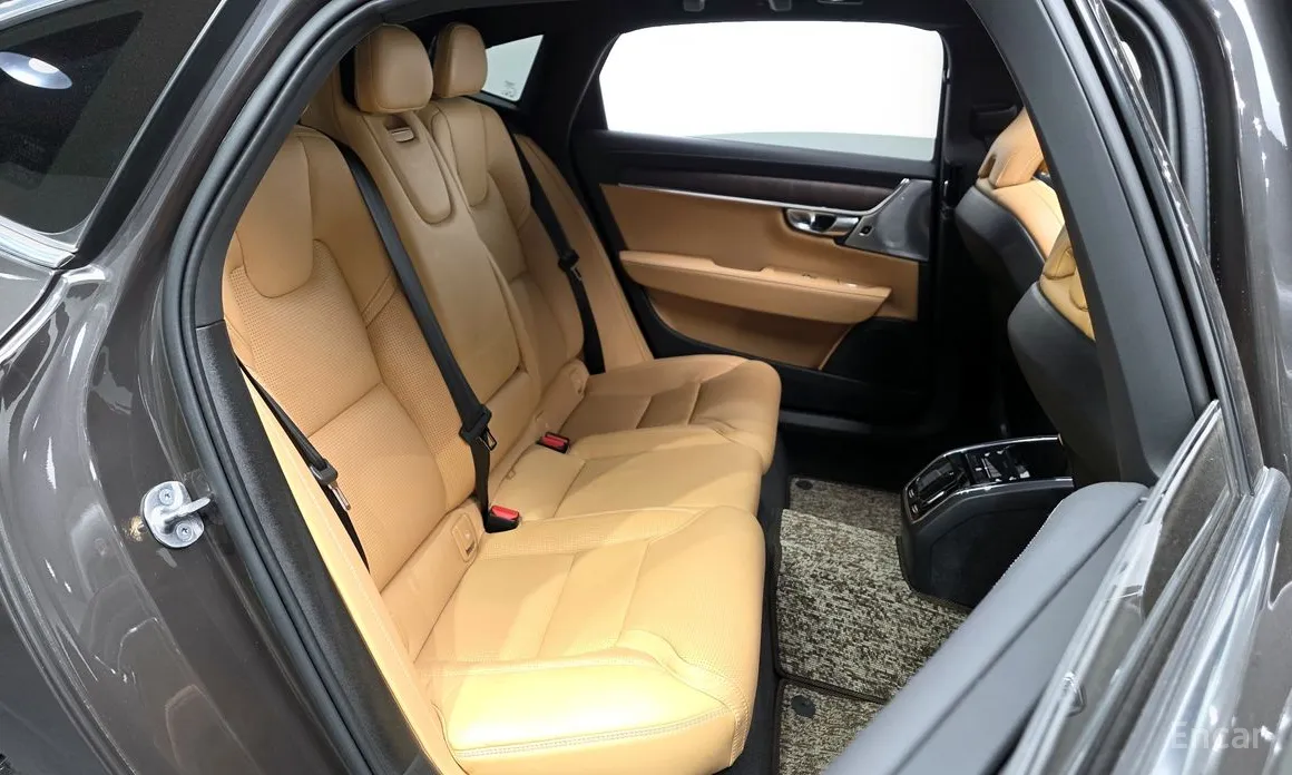 Фото 12 - Volvo S90