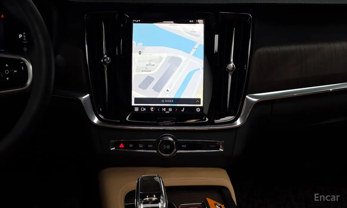 Фото 14 - Volvo S90