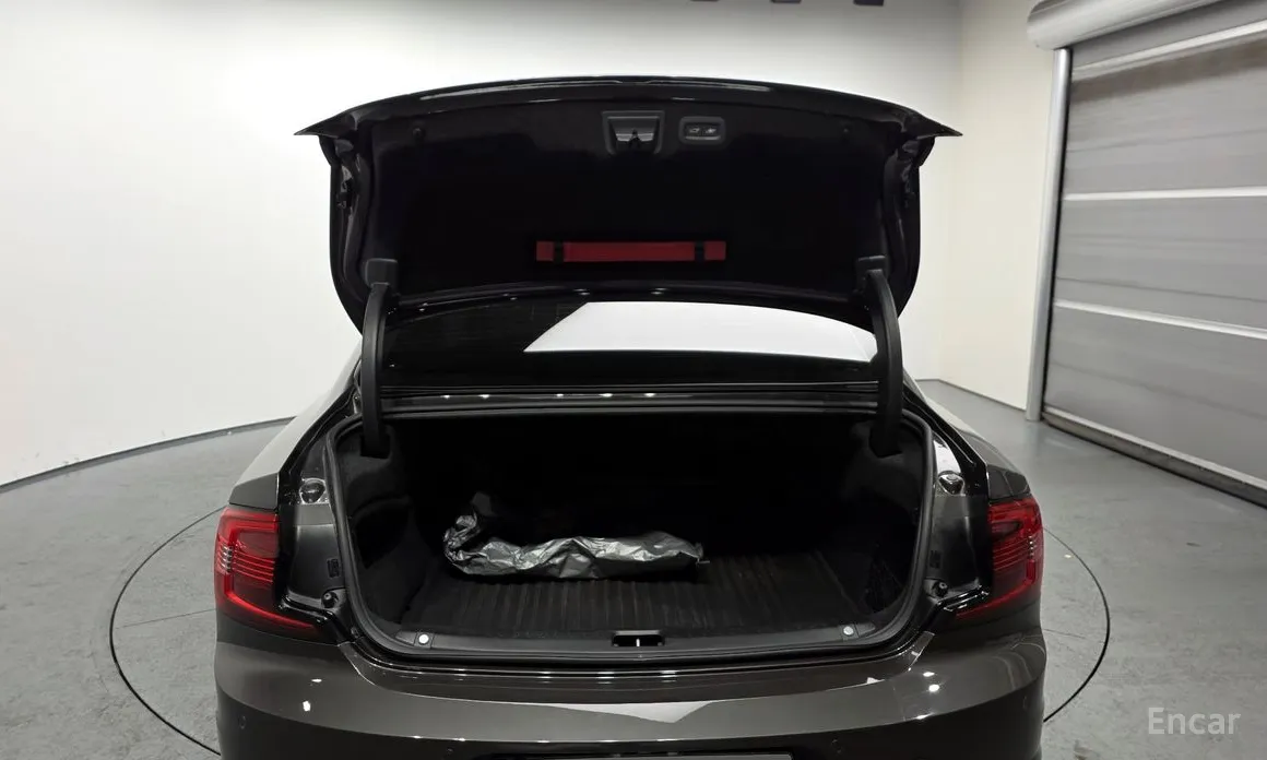 Фото 20 - Volvo S90