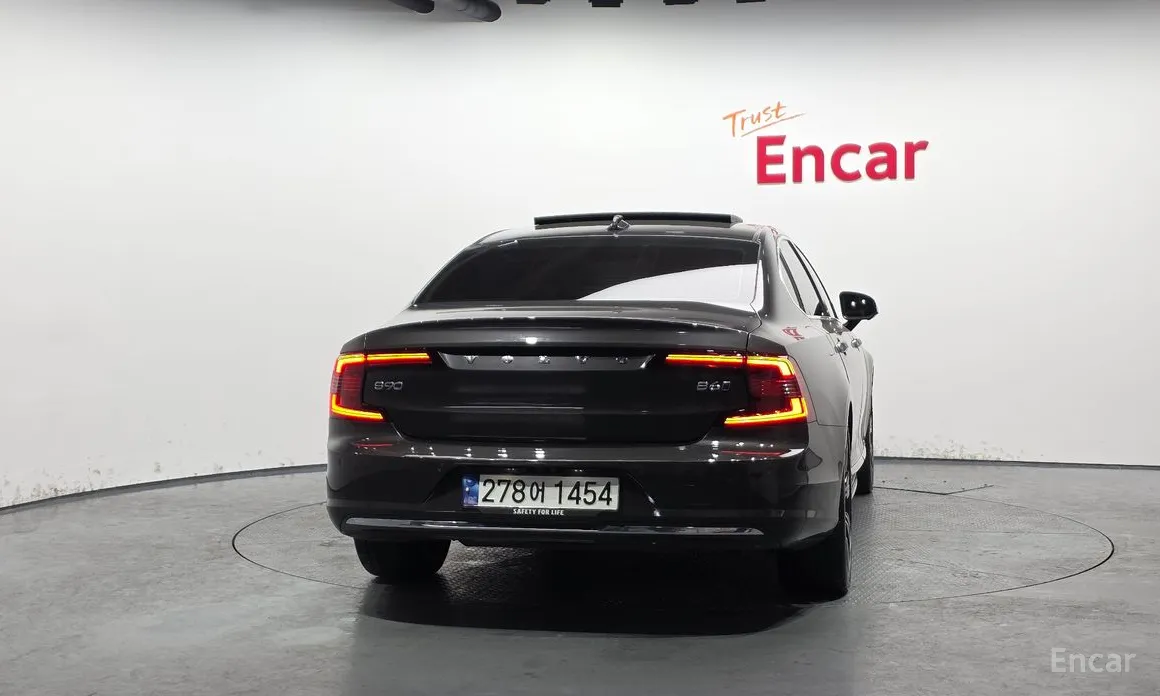 Фото 4 - Volvo S90