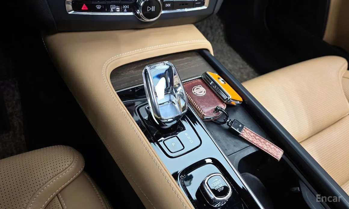 Фото 9 - Volvo S90