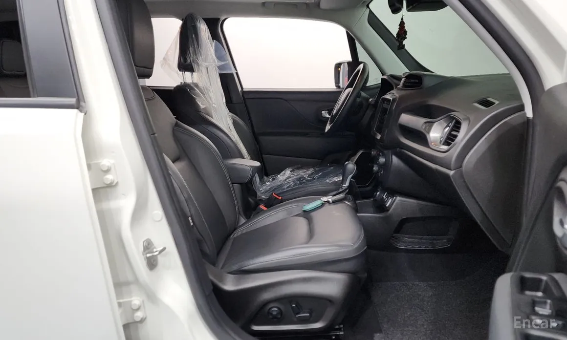 Фото 11 - Jeep Renegade