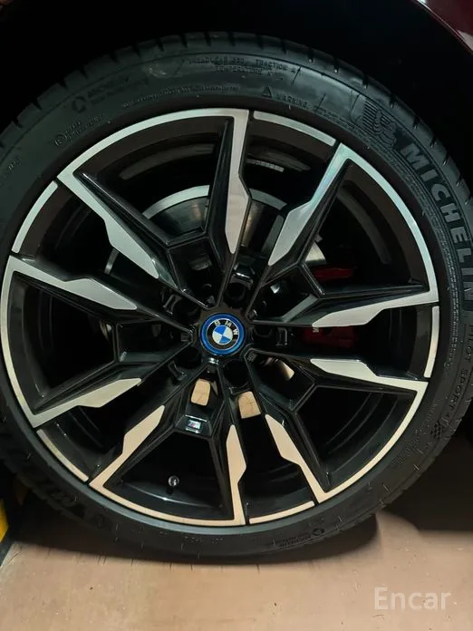 Фото 12 - BMW i4