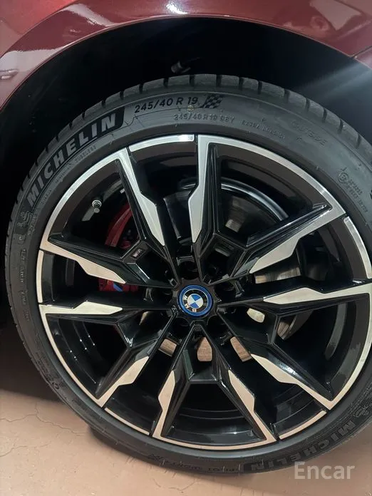 Фото 13 - BMW i4