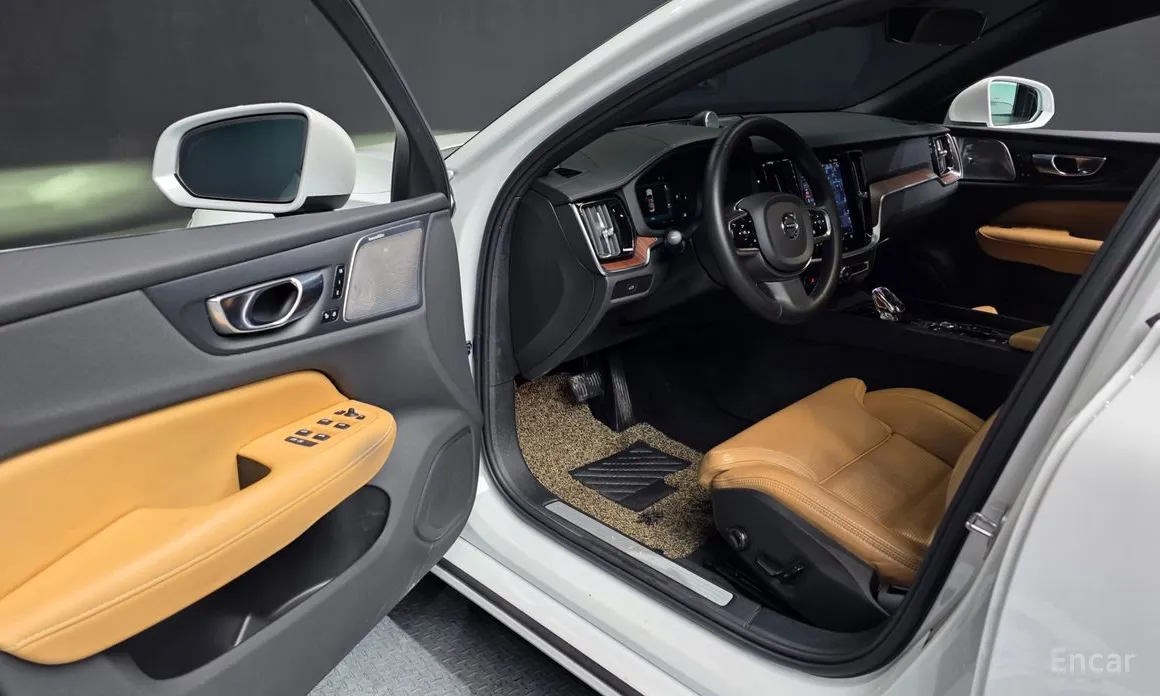 Фото 10 - Volvo S60