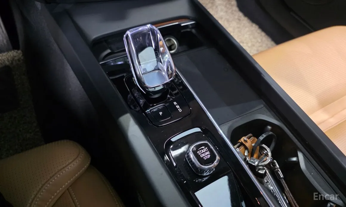 Фото 9 - Volvo S60