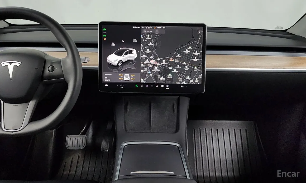 Photo 14 - Tesla Model Y