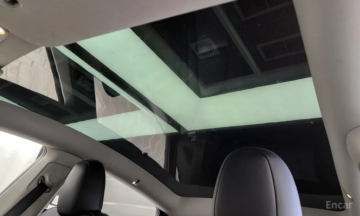 Photo 18 - Tesla Model Y