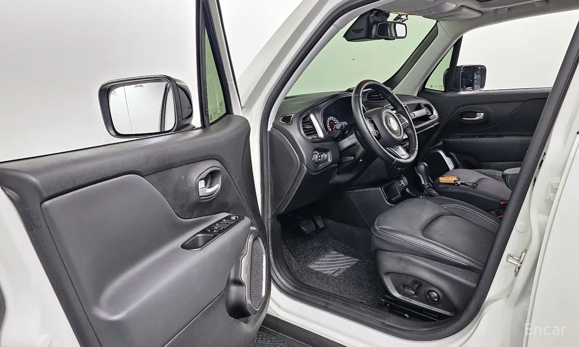 Фото 10 - Jeep Renegade