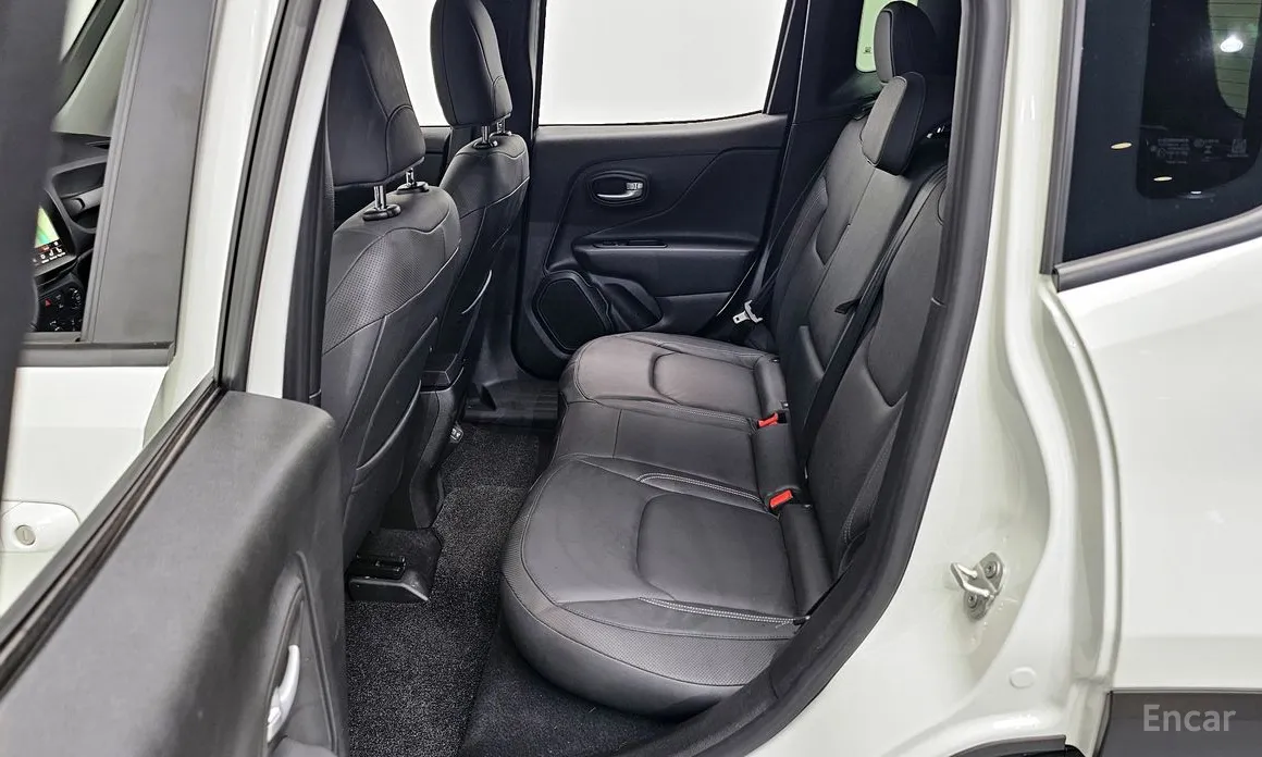 Фото 11 - Jeep Renegade