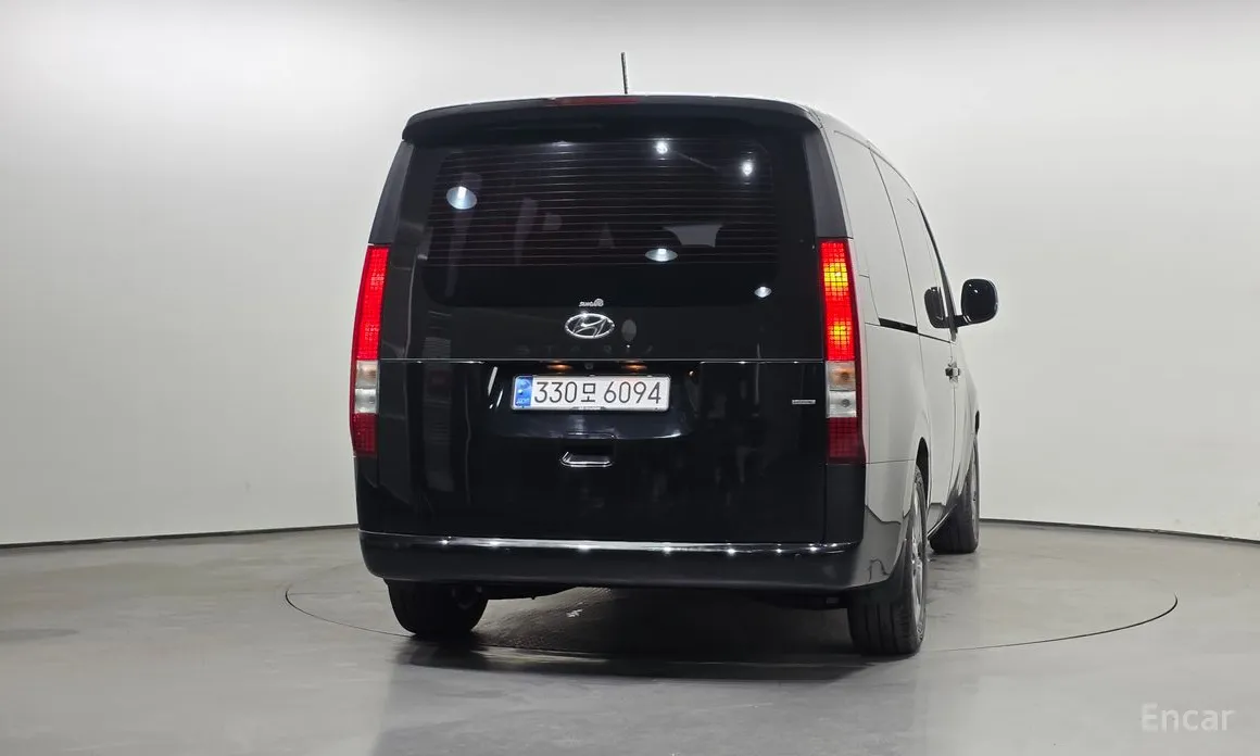 Фото 4 - Hyundai Staria